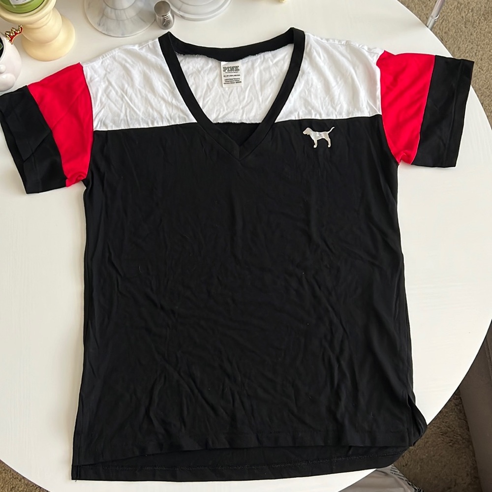 PINK Victoria's Secret Black, White & Red V‑Neck Short Sleeve Tee